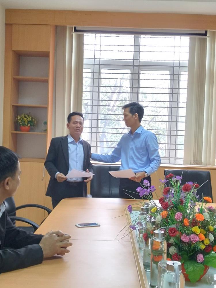 Bổ nhiệm và Bổ nhiệm lại các chức vụ lãnh đạo các phòng trực thuộc Trung tâm Bổ nhiệm và Bổ nhiệm lại các chức vụ lãnh đạo các phòng trực thuộc Trung tâm